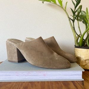 chocolat blu suede mule